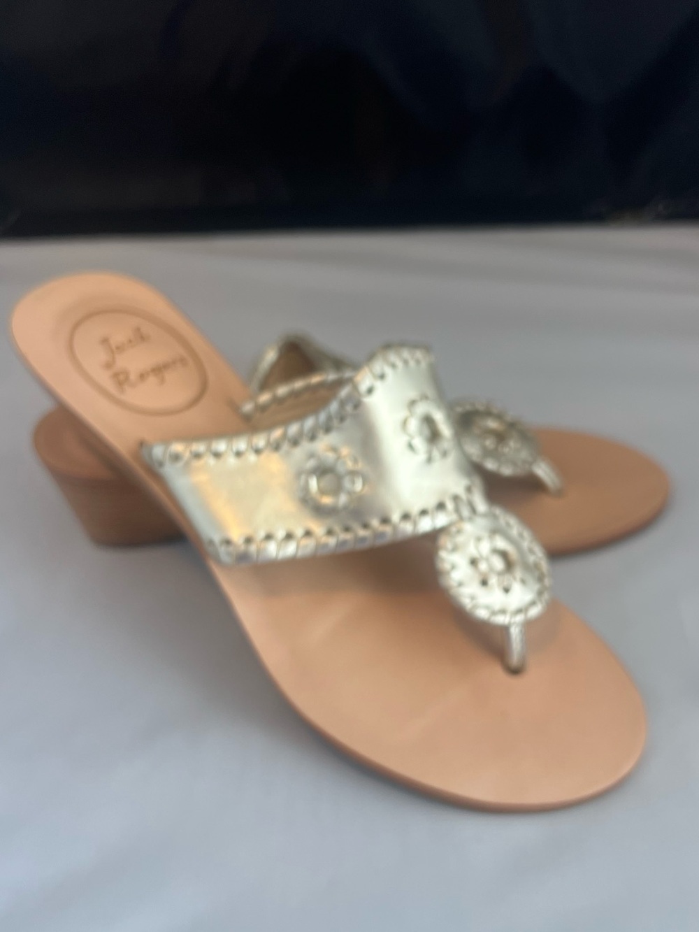 Jack Roger’s Classic Mid Wedge Platinum